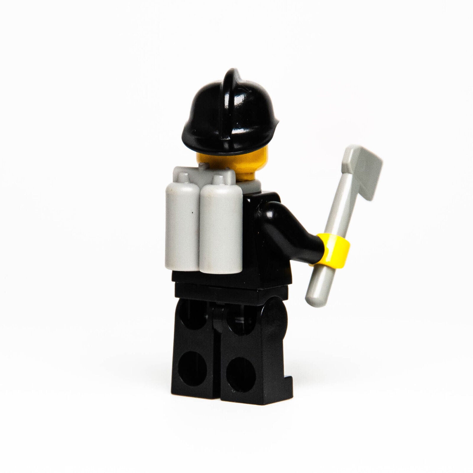 LEGO Classic Town Minifigure - Fire (firec019s) 374 590 640 - StudBee